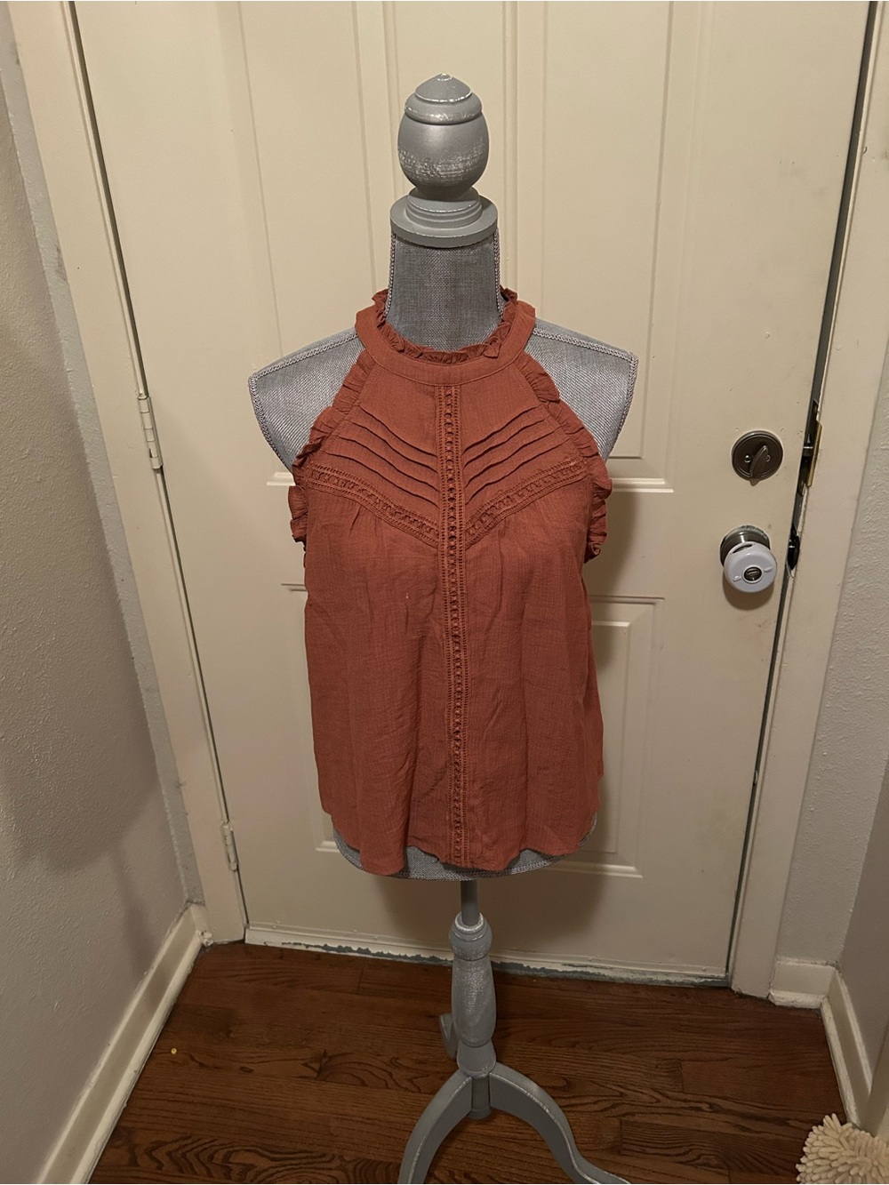 J. Robert’s Sleeveless Rust Ruffle-Trim Halter Camisole size large